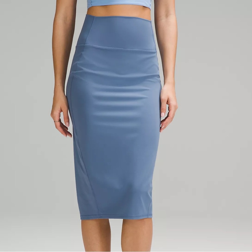 NWT Lululemon Nulu Slim-Fit High Rise Skirt Size 6 Oasis Blue